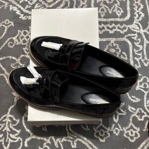 Bandalino brand new Black loafers Sleek Design